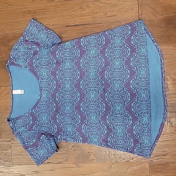 Lot of 8 Lularoe Tees, Some NWT, Size L - Picture 5 of 9